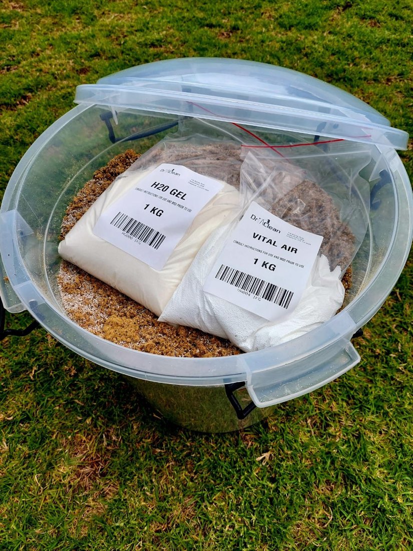 SoilClean rehabilitation kit with H2O Oil Absorbent and Vital Air